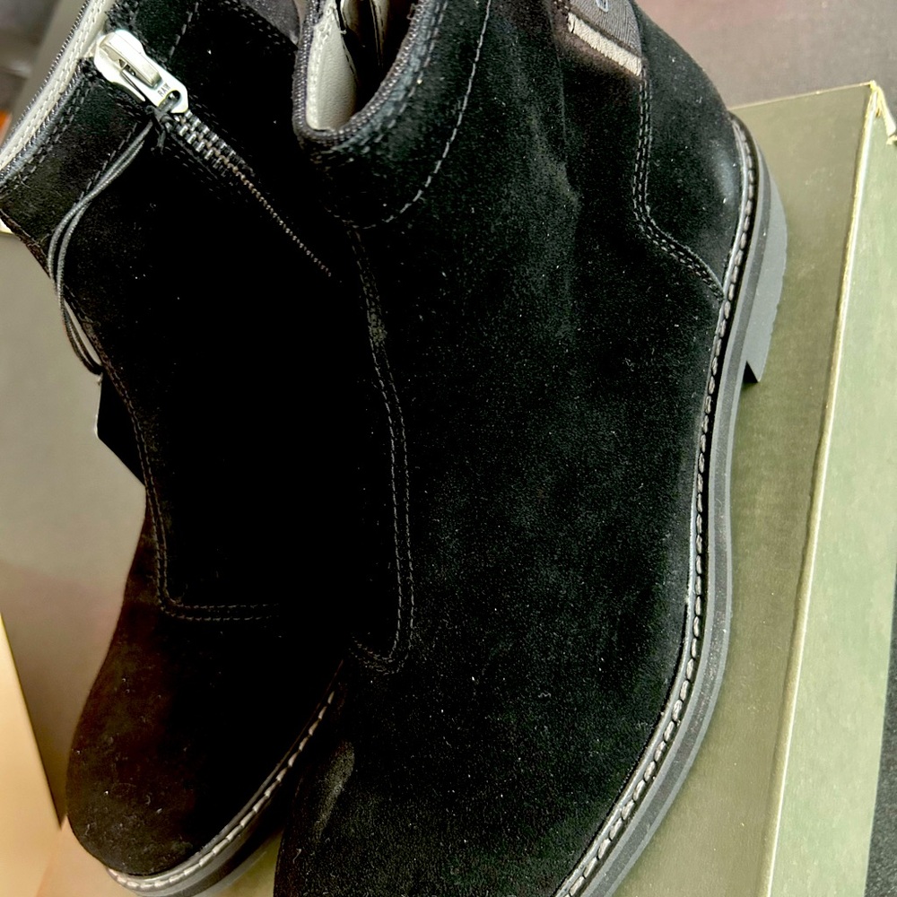 G Star Raw Suede Chelsea Boots, black Men’s size 8. Complete with box and tags